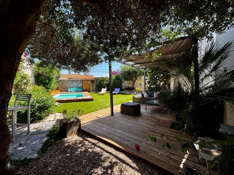 Maison T5 avec dépendances À Vendre — photo 1