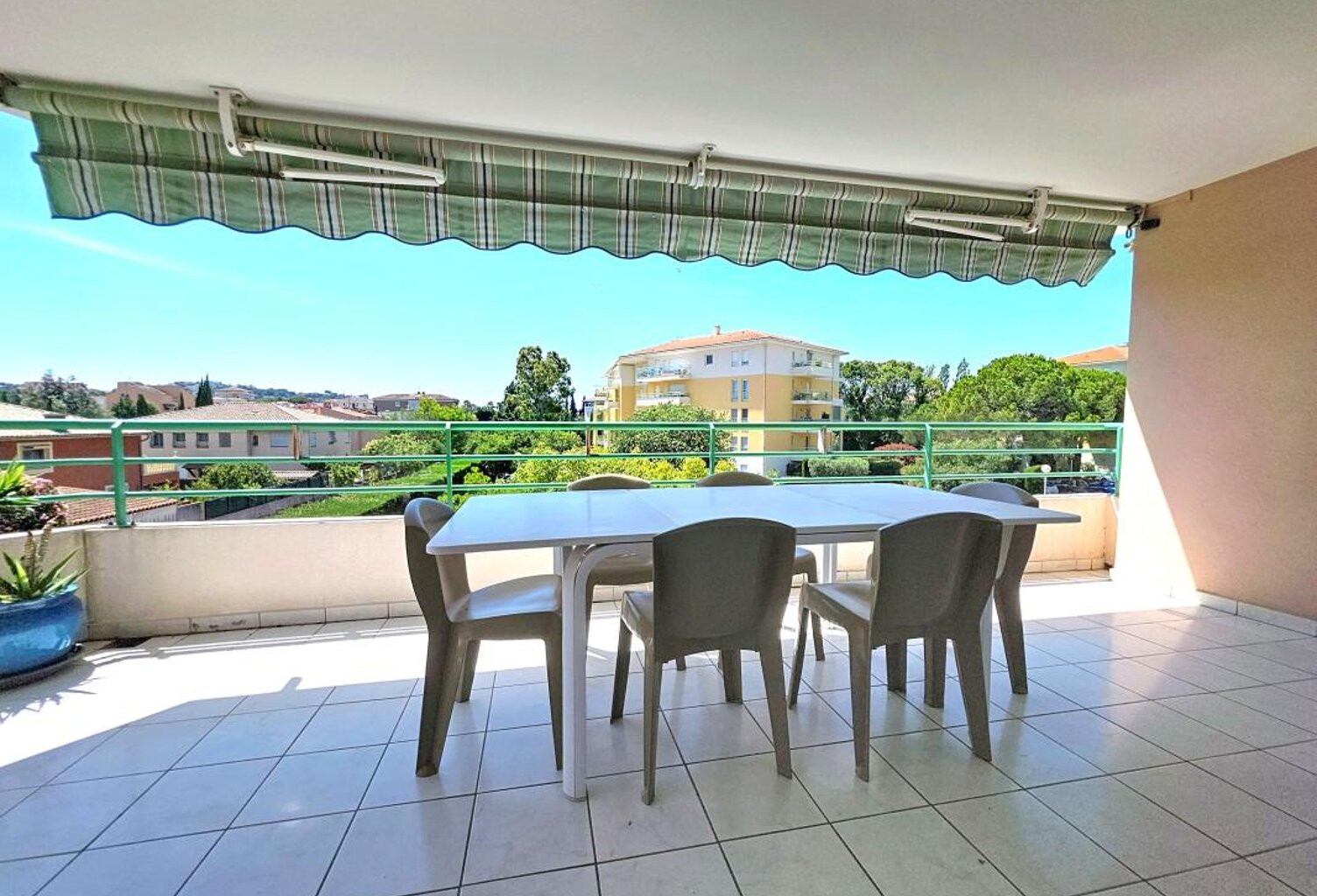 Appartement À Vendre — photo 1