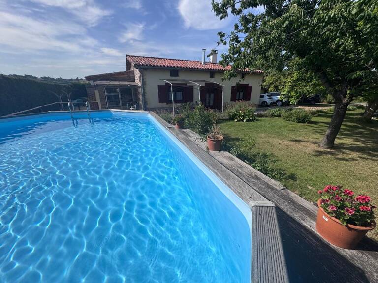 Ancienne ferme de caractère avec piscine – Calme absolu — photo 1