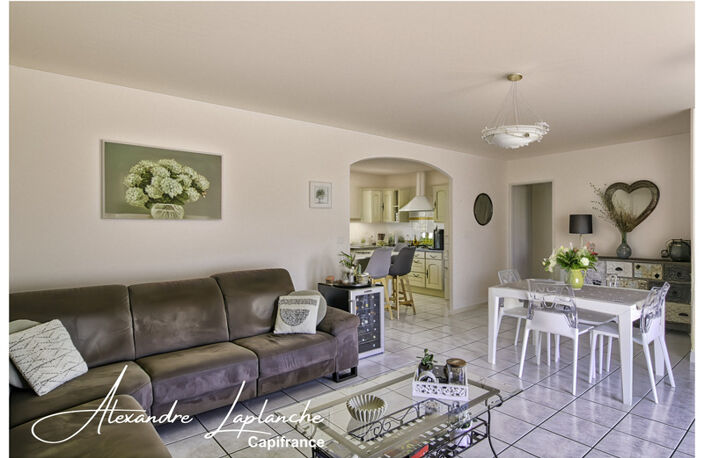 Dpt Tarn et Garonne (82), Maison de plain-pied parfaitement entretenue, au calme, avec piscine, garage et commerces accessibles à pied, à SAINT ETIENNE DE TULMONT — photo 3