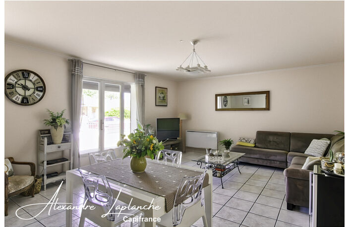 Dpt Tarn et Garonne (82), Maison de plain-pied parfaitement entretenue, au calme, avec piscine, garage et commerces accessibles à pied, à SAINT ETIENNE DE TULMONT — photo 4