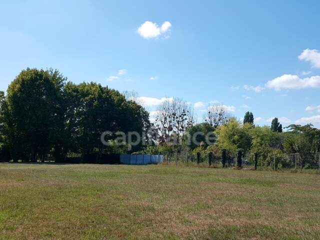 Noyers-sur-Cher (Loir-et-Cher), à vendre TERRAIN A BATIR de 1800 m² — photo du bien