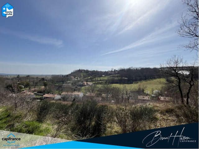 Terrain constructible de 3525m² avec vue - Hors lotissement — photo du bien