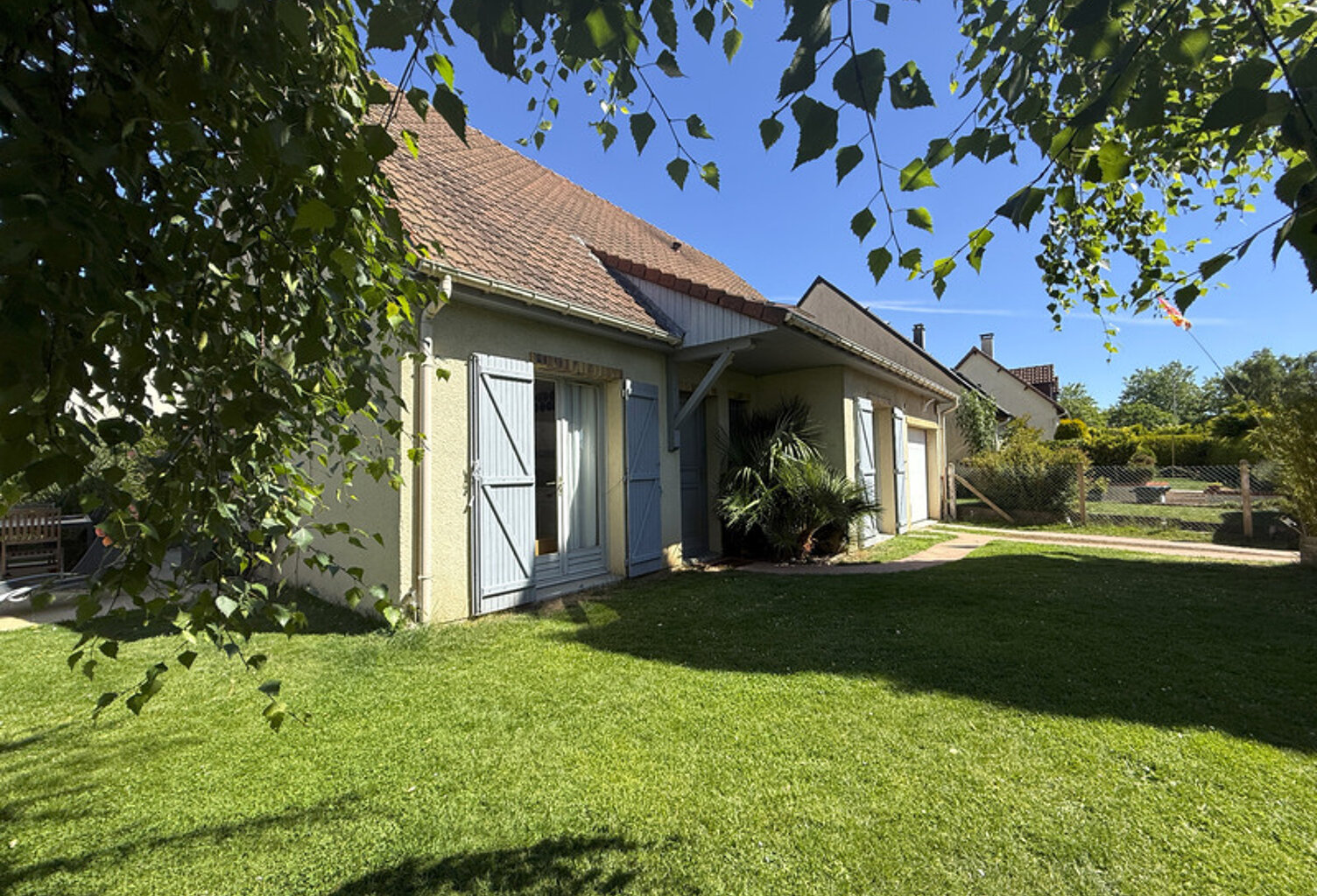 Maison familiale 6 pièces de 128 m² avec terrasse, garage et atelier-BELBEUF (76) — photo 1
