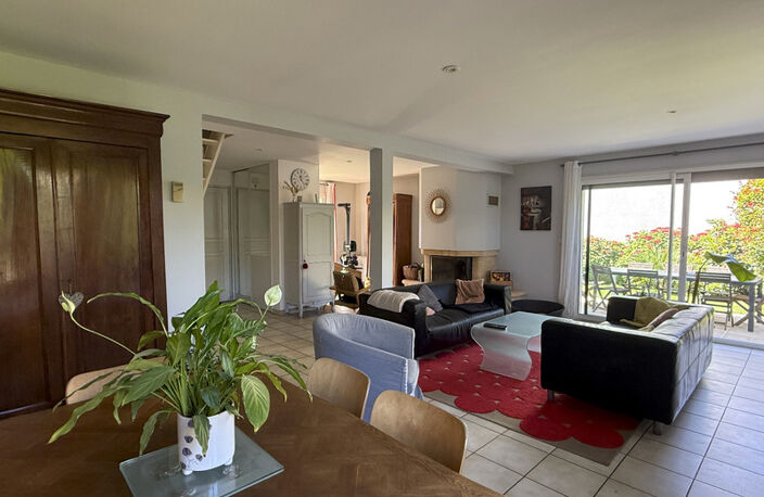 Maison familiale 6 pièces de 128 m² avec terrasse, garage et atelier-BELBEUF (76) — photo 4