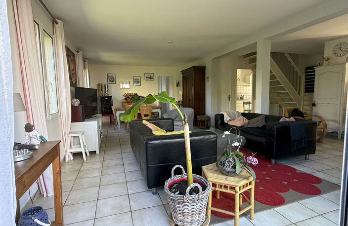 Maison familiale 6 pièces de 128 m² avec terrasse, garage et atelier-BELBEUF (76) — photo 5