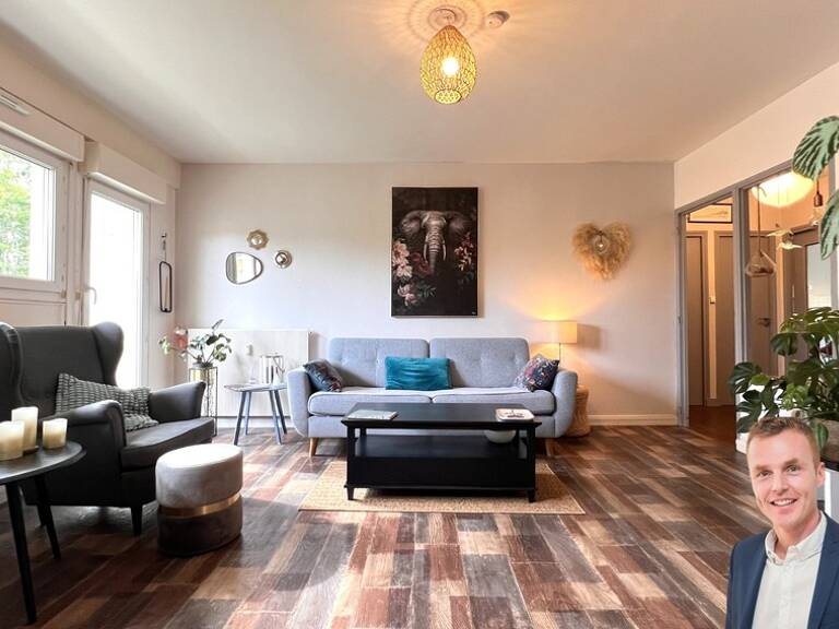 Appartement à vendre situé au dernier étage, de type 4, d’une surface habitable de 78 m², avec 3 balcons — photo 1