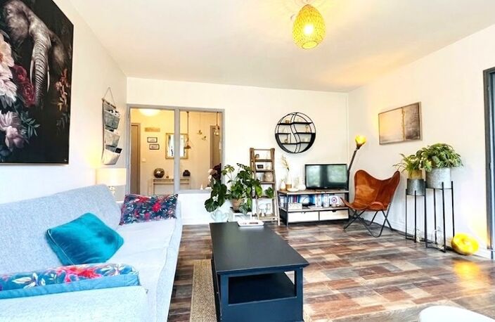 Appartement à vendre situé au dernier étage, de type 4, d’une surface habitable de 78 m², avec 3 balcons — photo 2
