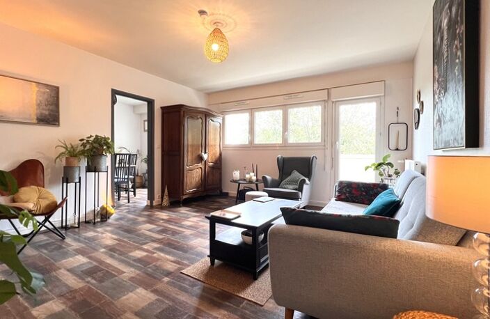 Appartement à vendre situé au dernier étage, de type 4, d’une surface habitable de 78 m², avec 3 balcons — photo 4
