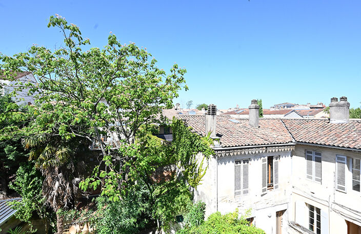 Au coeur de Bordeaux, derrière la façade élégante d'un immeuble de caractère — photo 2