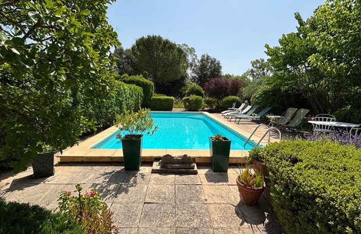 À Uzès, une maison au charme singulier dans un écrin de nature — photo 2
