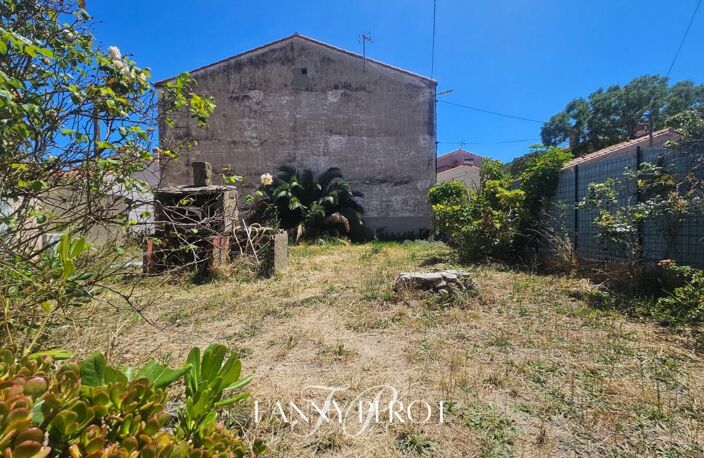 Saint-Cyprien - Maison à rénover sur beau terrain avec de multiples possibilités — photo 2