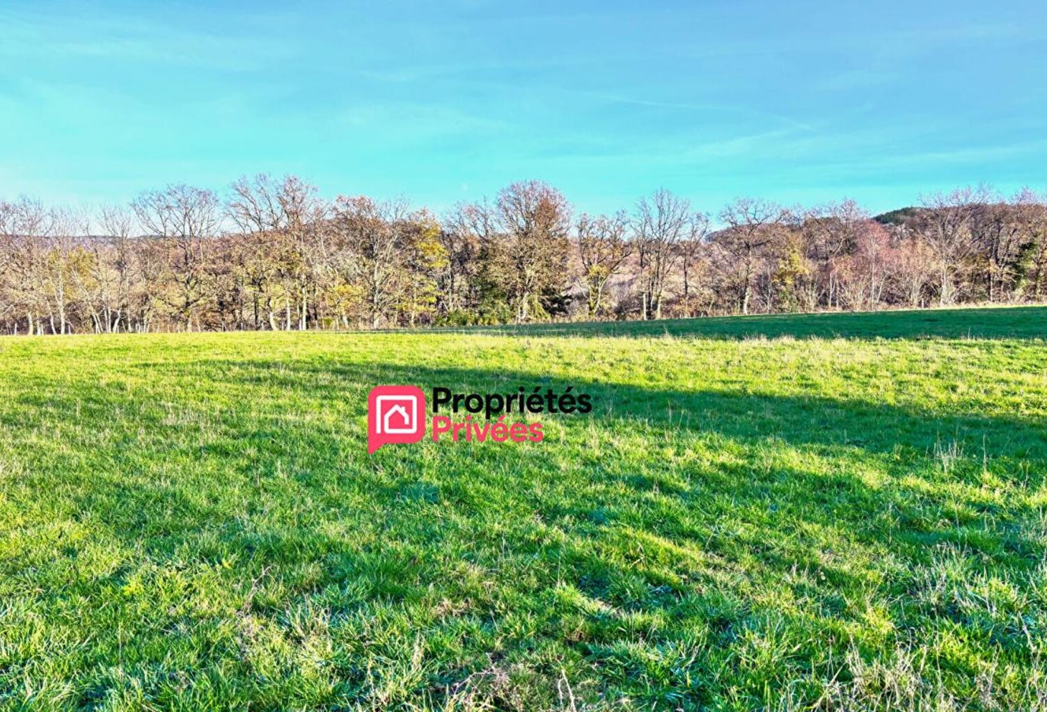 Terrain constructible à vendre centre de  Chapdes Beaufort 63230 1810 m2 — photo 1
