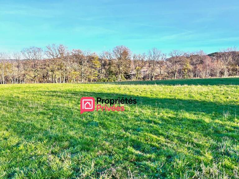 Terrain constructible à vendre centre de  Chapdes Beaufort 63230 1810 m2 — photo 1
