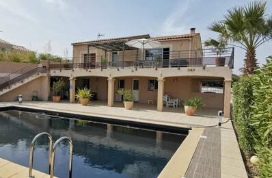 Villa  exeptionnelle avec deux magnifiques gites sur un très grand terrain avec piscine — photo du bien