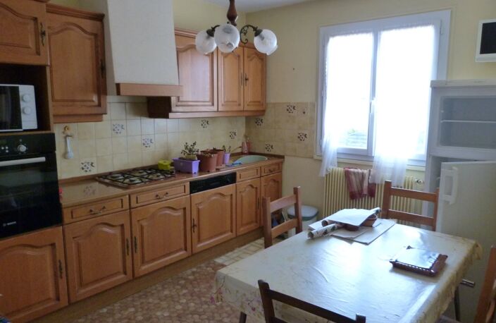 Mehun sur Yèvre : Maison non mitoyenne T.4 - 3 chambres . — photo 2