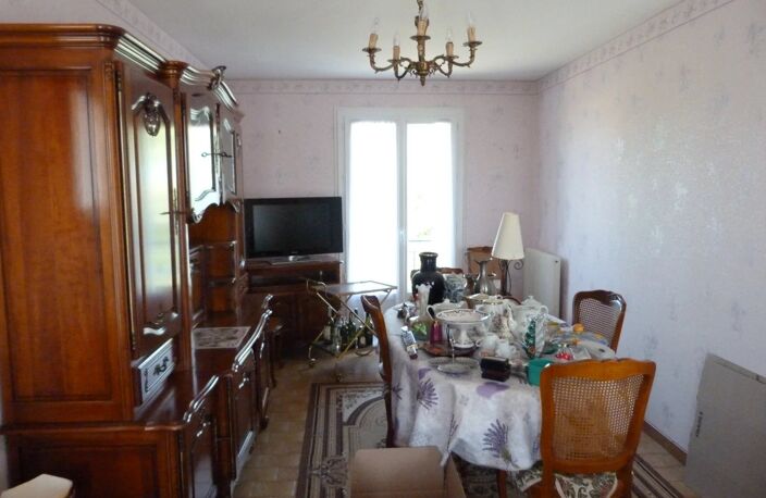 Mehun sur Yèvre : Maison non mitoyenne T.4 - 3 chambres . — photo 5