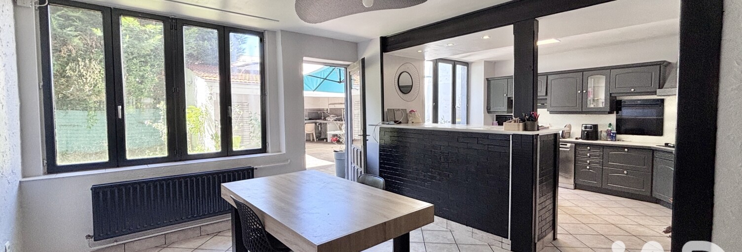 Immeuble  219 m² à vendre à Saint-Étienne (42100)