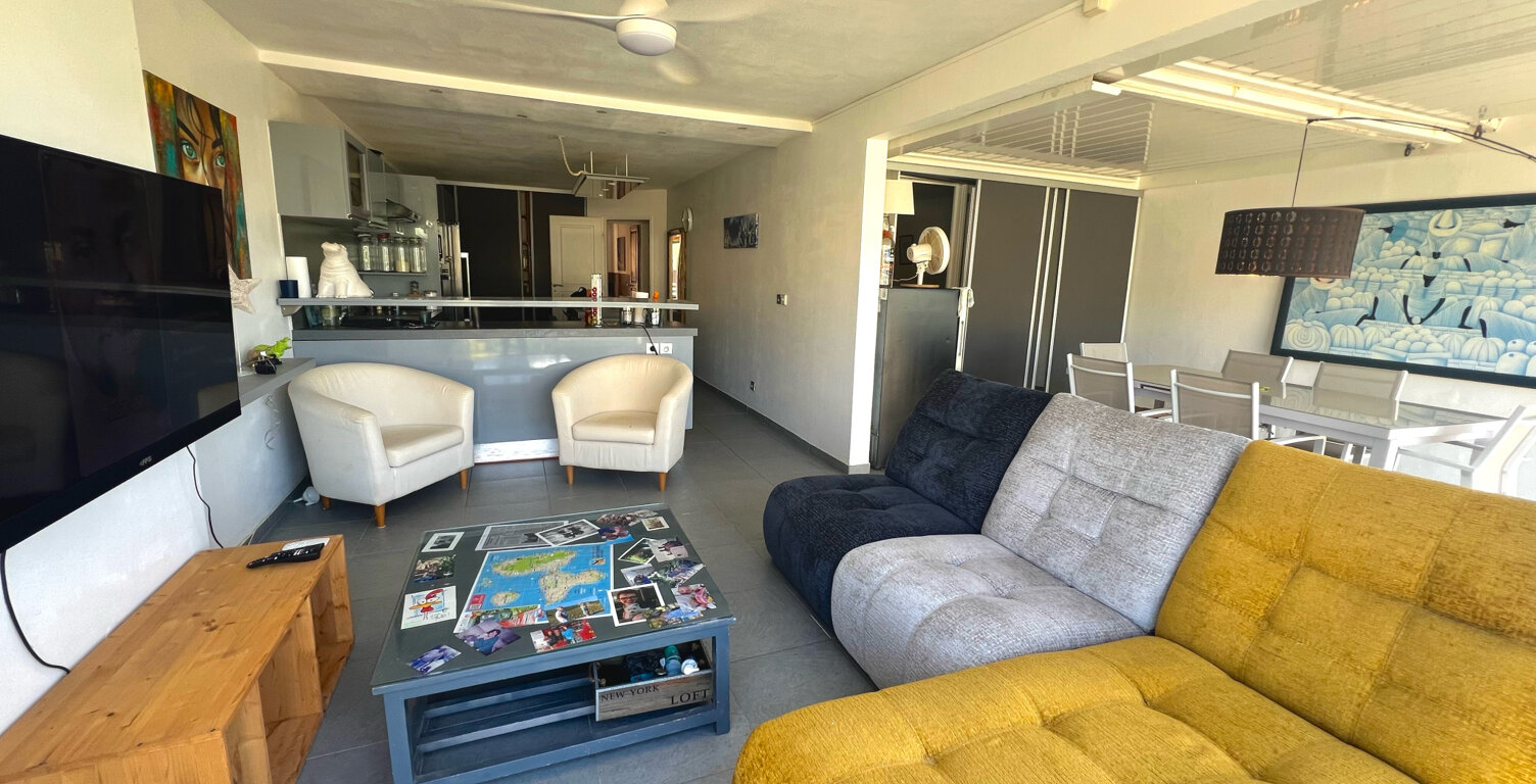 **À LOUER   Appartement meublé avec jacuzzi au Gosier** — photo 1