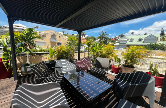 **À LOUER   Appartement meublé avec jacuzzi au Gosier** — photo 2