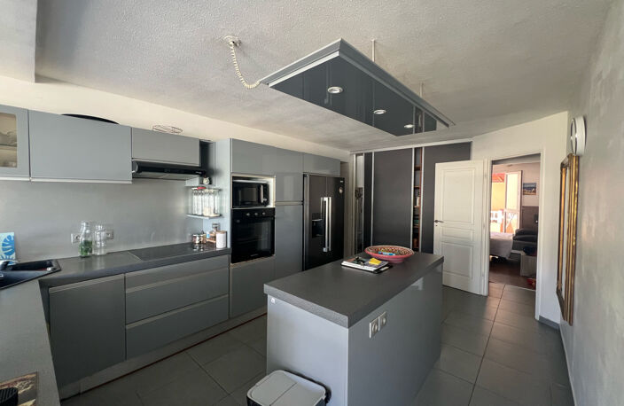 **À LOUER   Appartement meublé avec jacuzzi au Gosier** — photo 4