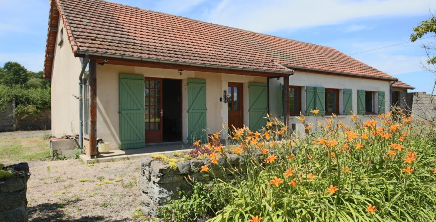 Maison de plain-pied avec dépendances sur 1 283 m² de terrain — photo 1
