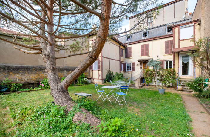 GRAND T3 ATYPIQUE AVECC JARDIN EN PLEIN CENTRE DE VILLEFRANC — photo 2