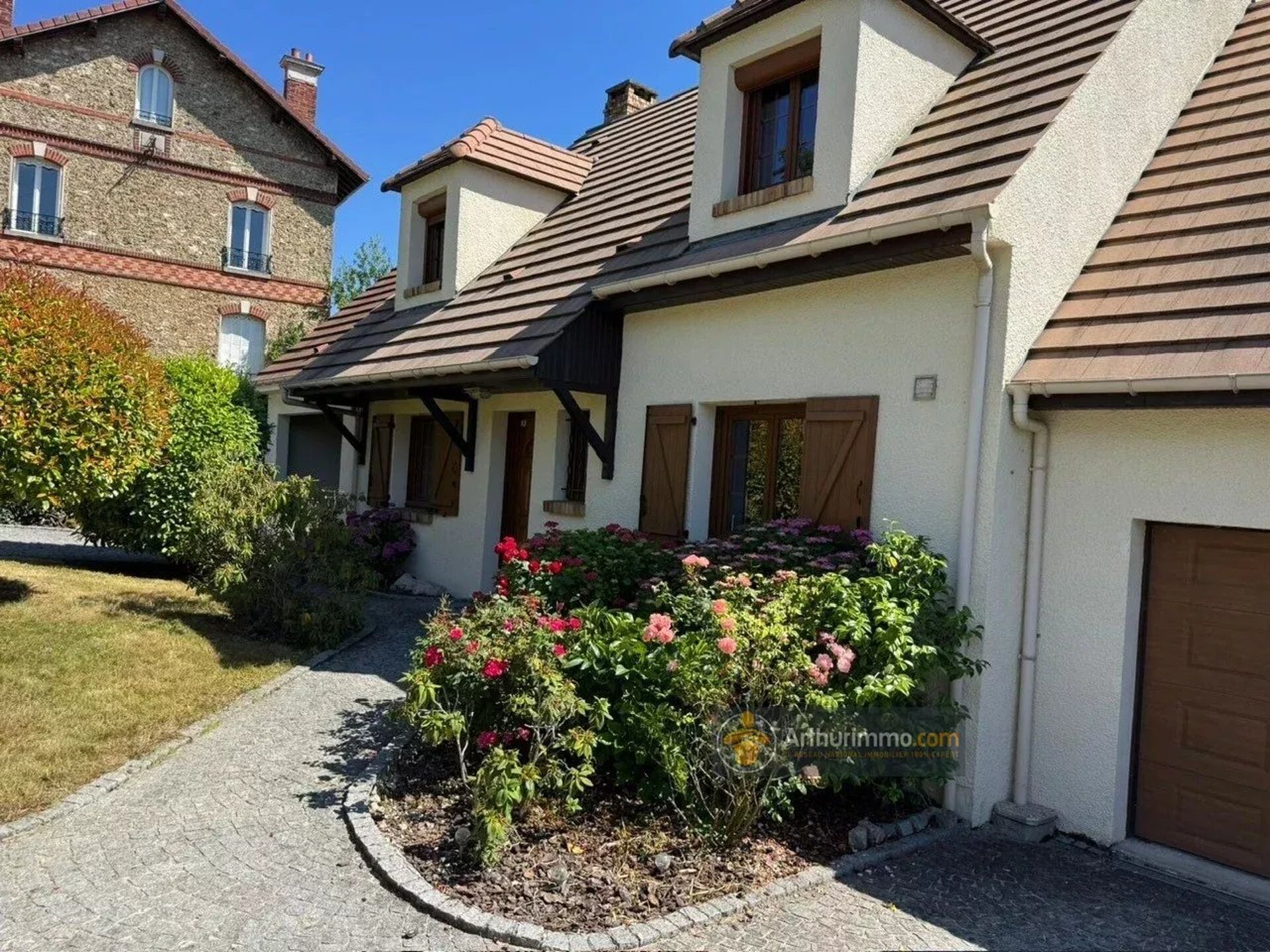 Maison 6 pièces 163 m² · à Condé-Sainte-Libiaire · 163 m² · 435 000 €