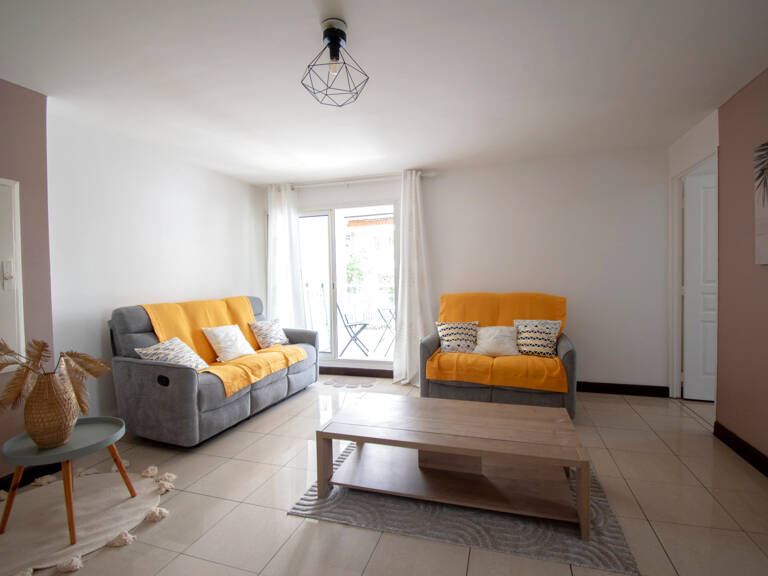 T3 Meublé et lumineux avec terrasse et parking en sous-sol — photo 1