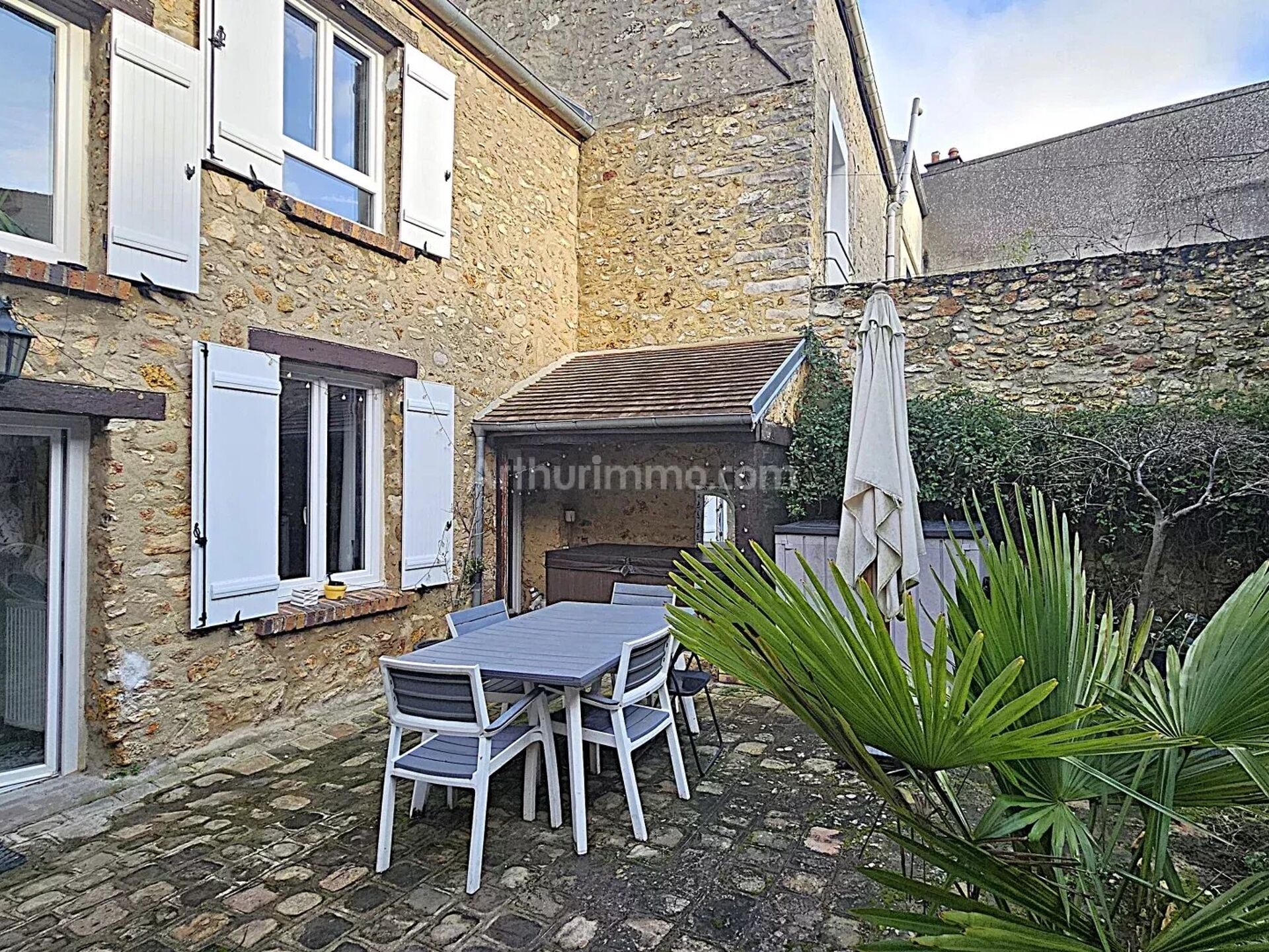 Maison 7 pièces 205 m² · à Montlhéry · 205 m² · 359 000 €