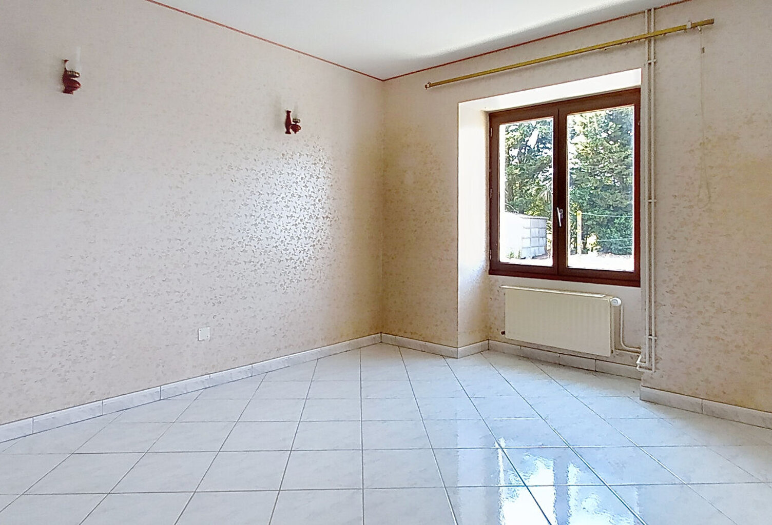 LA CHAPELLE GLAIN : Corps de ferme  133 m² sur environ 6000 m² — photo 1