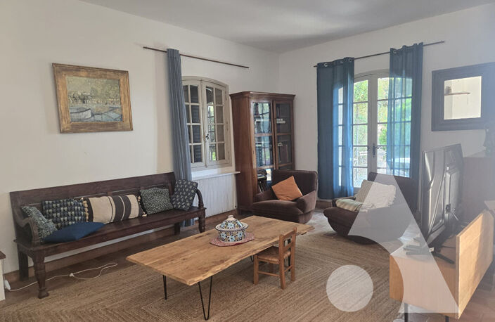 SAINT-RAPHAEL VILLA D'EXCEPTION À DEUX PAS DE LA MER  200 M² SUR 3 845 M² — photo 4