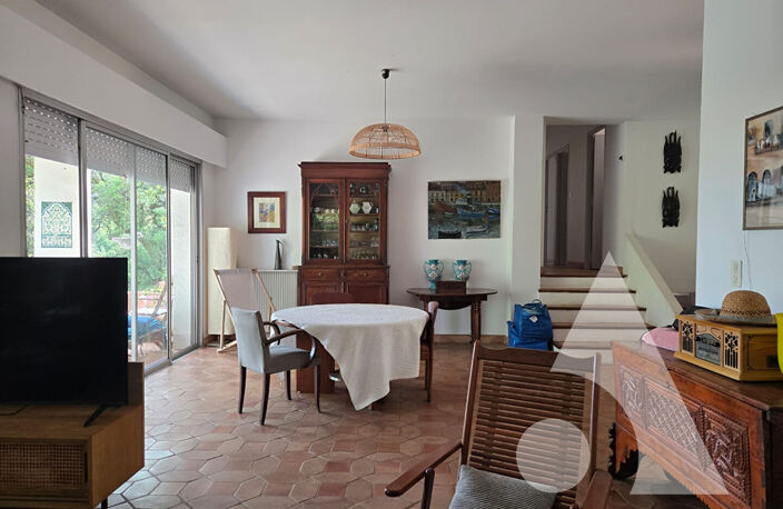 SAINT-RAPHAEL VILLA D'EXCEPTION À DEUX PAS DE LA MER  200 M² SUR 3 845 M² — photo 5