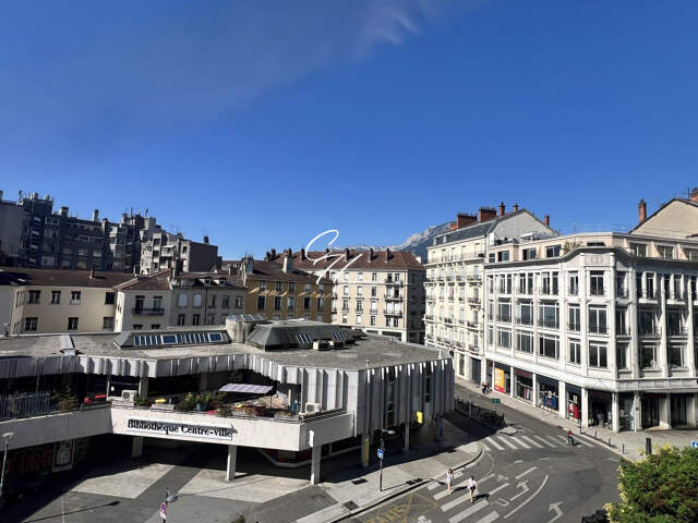 GRENOBLE T2 de 68m² — photo du bien