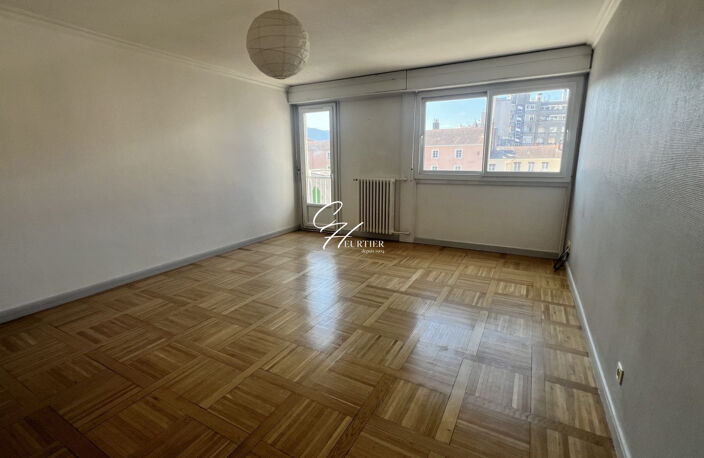 GRENOBLE T2 de 68m² — photo 2
