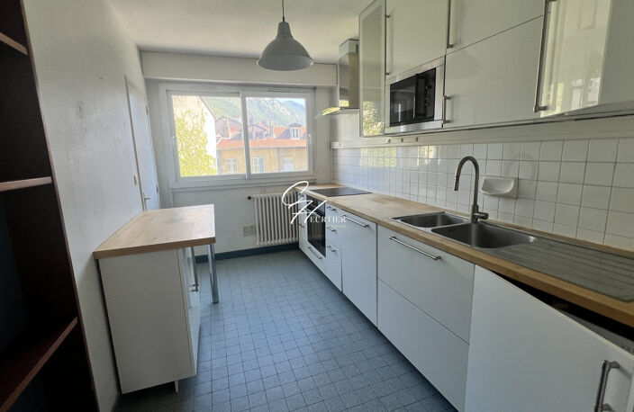 GRENOBLE T2 de 68m² — photo 4