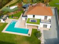 Villa contemporaine de 217 m² avec piscine en L  calme, élégance et confort absolu — photo 2