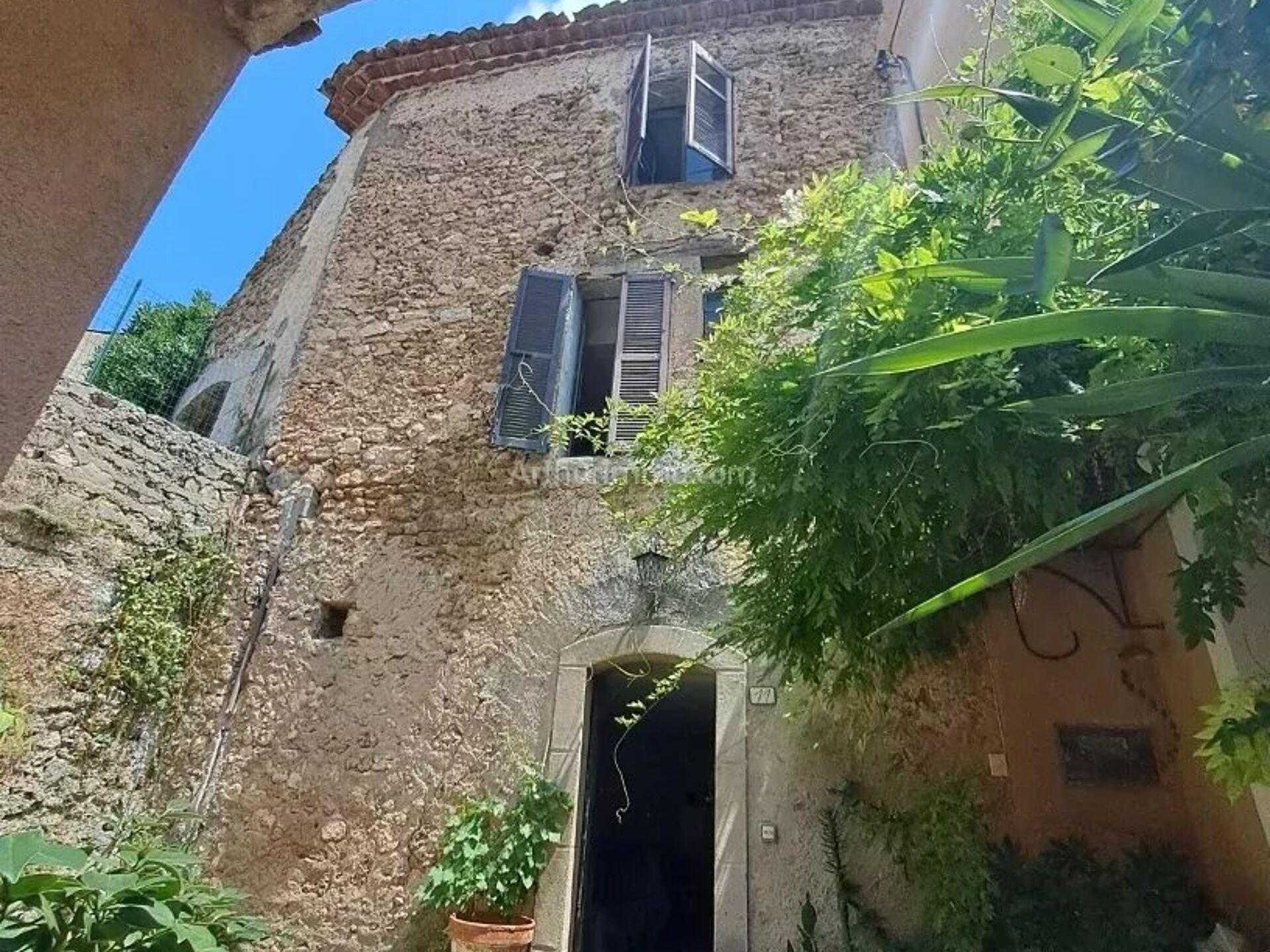 Maison 3 pièces 82 m² · à Villecroze · 82 m² · 106 000 €