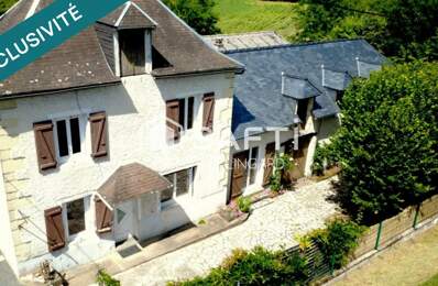 Ensemble immobilier rénové composé de deux habitations et dépendances — photo du bien