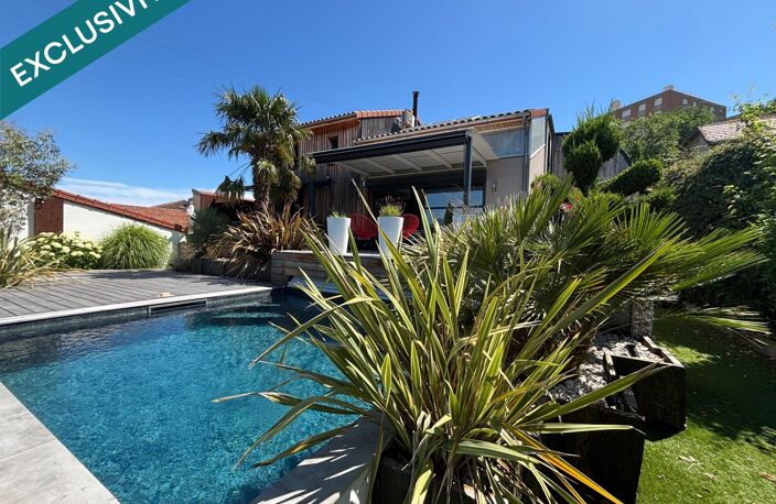 Maison d'architecte T6, 220m2, piscine et 4 stationnements dont 2 garages. — photo 2