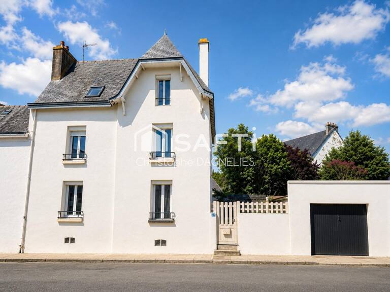 Maison de ville avec garage au cœur de Port-Louis — photo 1
