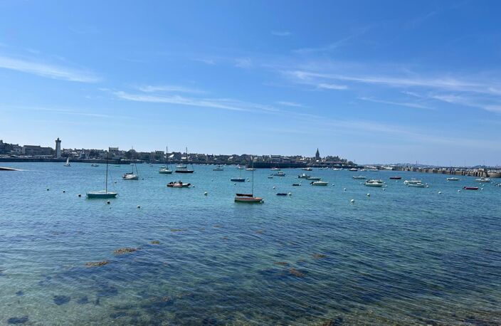 MAISON D ARCHITECTE 220 M2 HABITABLE EN FROND DE MER A ROSCOFF — photo 2