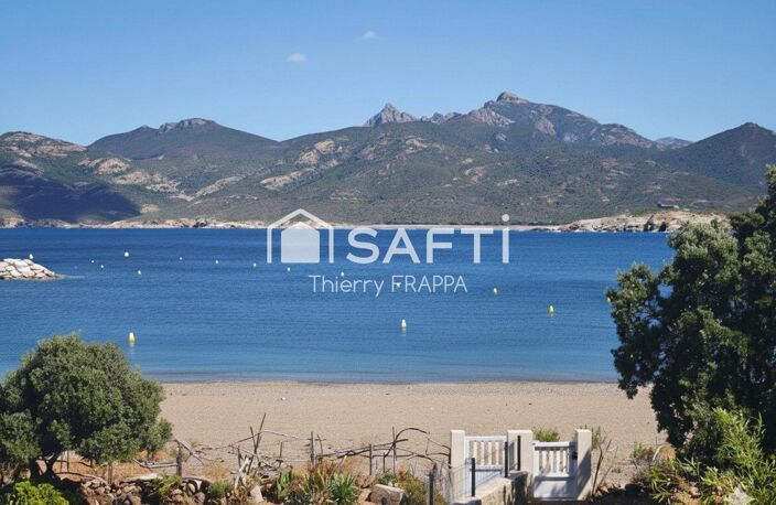 Villa contemporaine pieds dans l'eau, site Natura 2000 entre port de plaisance et réserve de Scandola. 97m², 4 chambres, 30 min aéroport Calvi. — photo 2