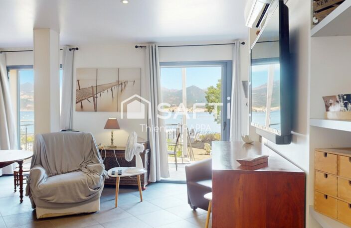 Villa contemporaine pieds dans l'eau, site Natura 2000 entre port de plaisance et réserve de Scandola. 97m², 4 chambres, 30 min aéroport Calvi. — photo 3