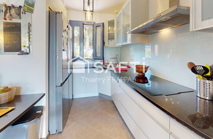 Villa contemporaine pieds dans l'eau, site Natura 2000 entre port de plaisance et réserve de Scandola. 97m², 4 chambres, 30 min aéroport Calvi. — photo 5