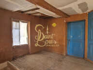 MAISON ATYPIQUE 105 M2 AU SOL - DEPENDANCES ET CAVE VOUTEE D — photo 4
