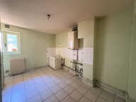 TARARE CENTRE-VILLE - APPARTEMENT 86 M2 À HAUT POTENTIEL. — photo 2