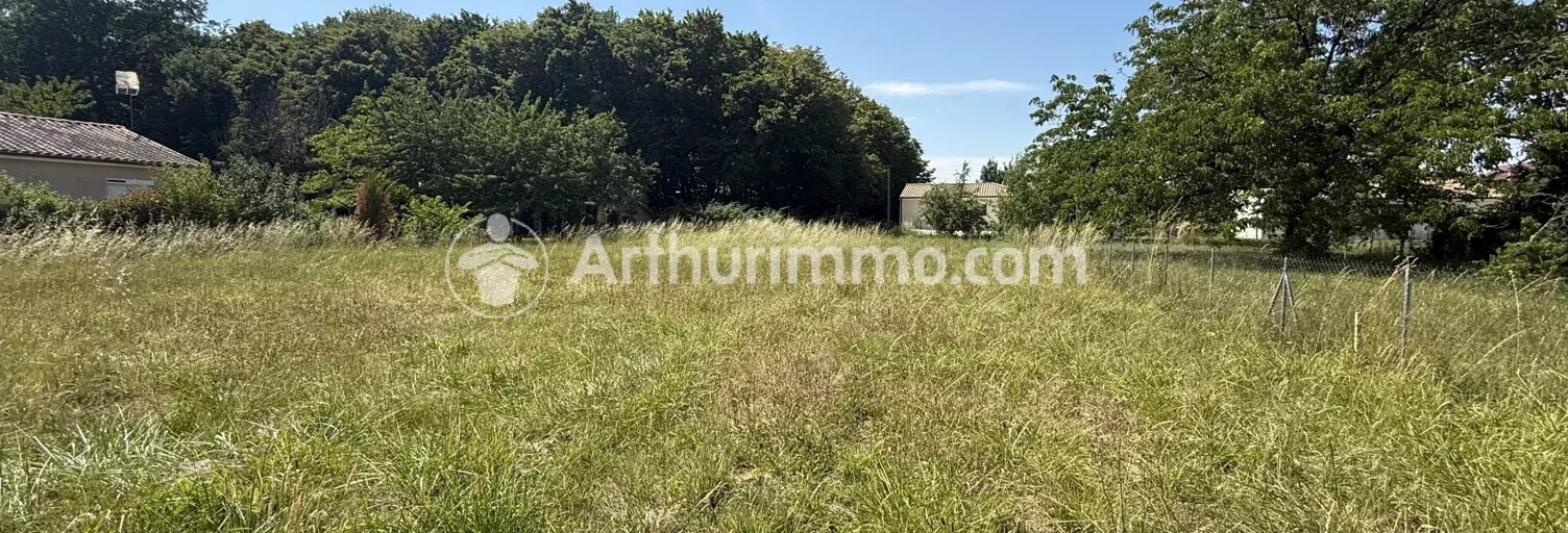 Terrain  746 m² à vendre à Saint-Astier (24110)