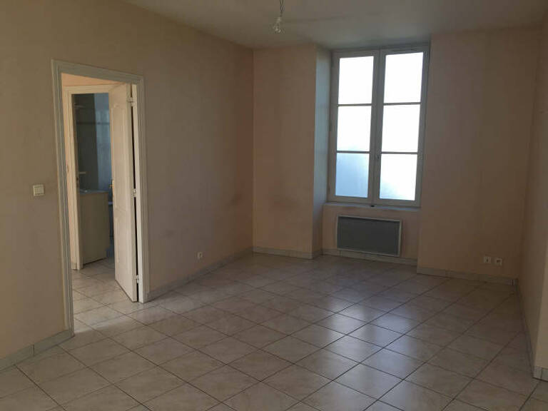 APPARTEMENT T2 - RUE MONSEIGNEUR AUGOUARD — photo 1