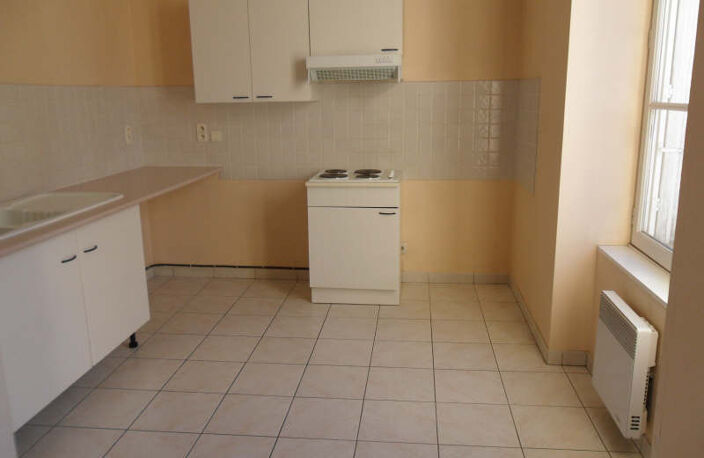 APPARTEMENT T2 - RUE MONSEIGNEUR AUGOUARD — photo 4
